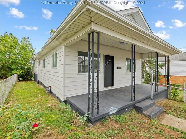 144 4th St, Dunbar, WV 25064