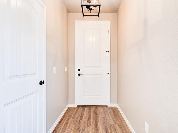 3rd image of 5834 Kemper Ave