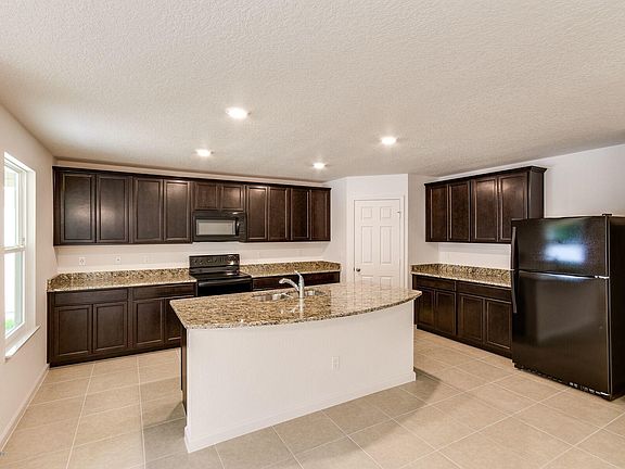 3rd image of 77610 Lumber Creek Blvd