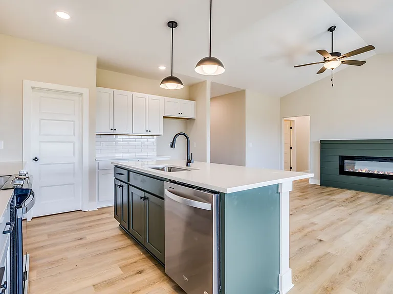 1025 W Long Path St — Photo 10