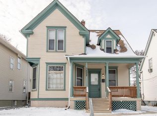 1522 Holmes Ave, Racine, WI 53405