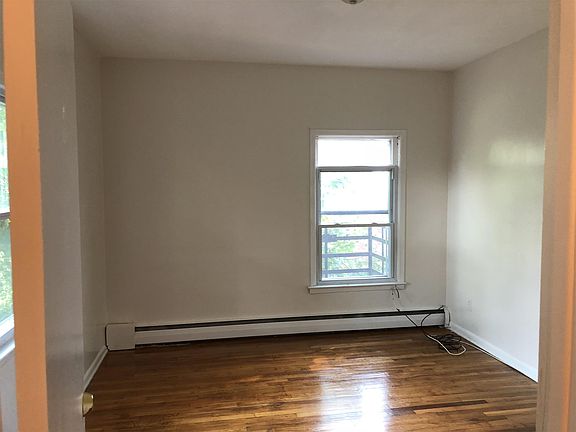 4th image of 15 Smith St APT B1