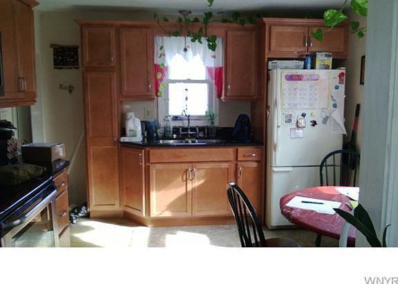 3rd image of 152 Southcrest Ave