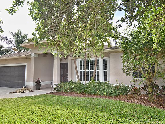 4th image of 19497 Devonwood Cir