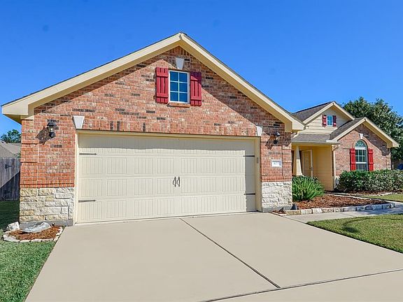 Double wide driveway and stylish details!