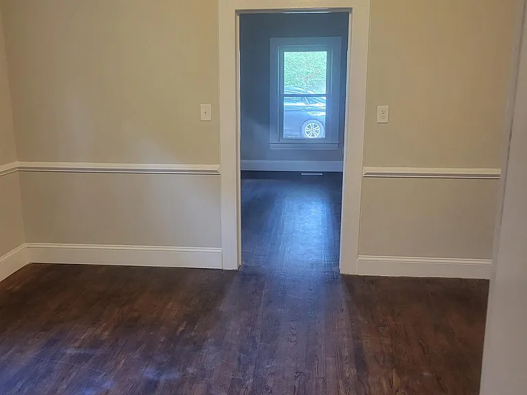 2154 Spencer St — Photo 5