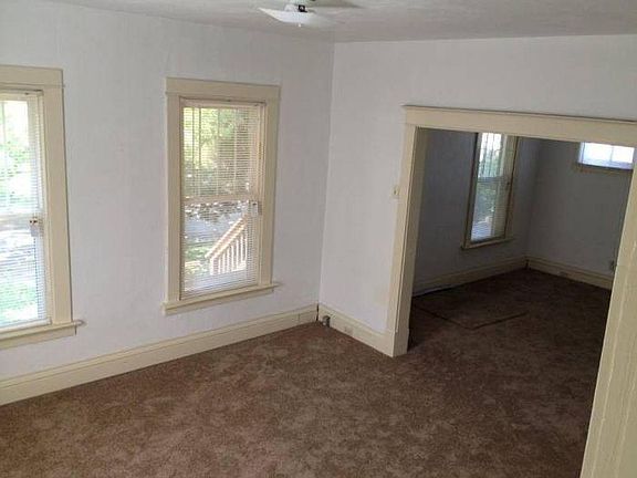 3rd image of 6541 Julian Ave