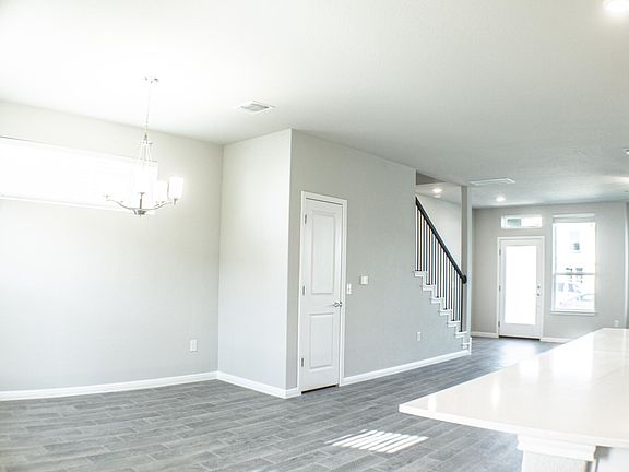 5th image of 8812 Whitter Dr #B