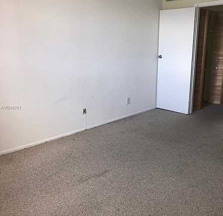 4th image of 1465 NE 123rd St APT 310