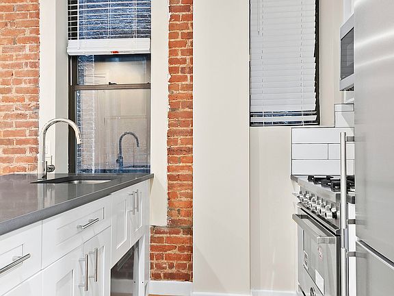 4th image of 400 W 56th St APT 1G