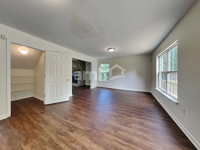 5 Natalie Ct — Photo 9