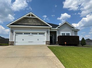 61 Lawrence Dr, New Brockton, AL 36351