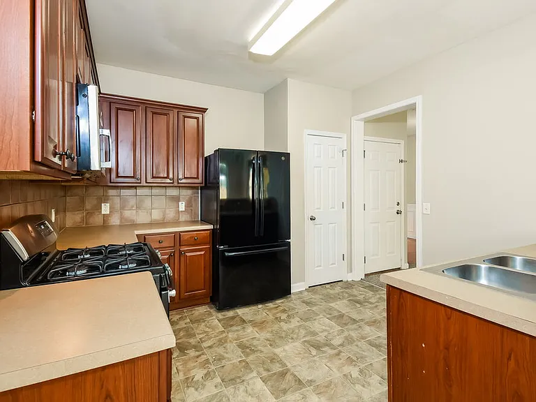 1 Horseshoe Ln — Photo 8