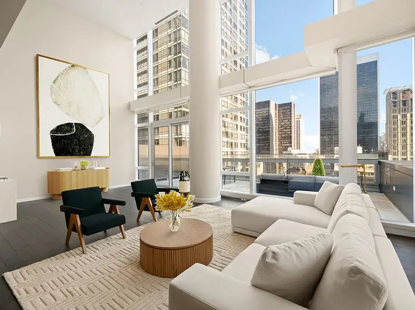 20 W 53rd St #18A, New York, NY 10019