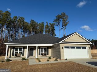 245 Fallen Leaf Dr, Brooklet, GA 30415