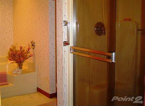 9 - Master Bath