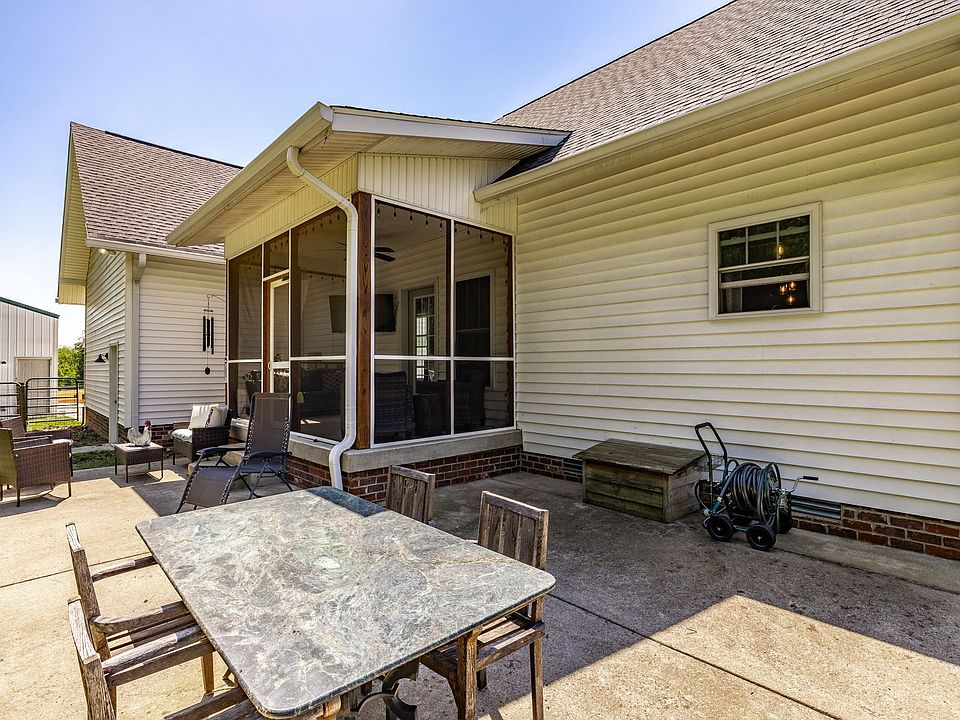 43rd image of 237 Lear Rd