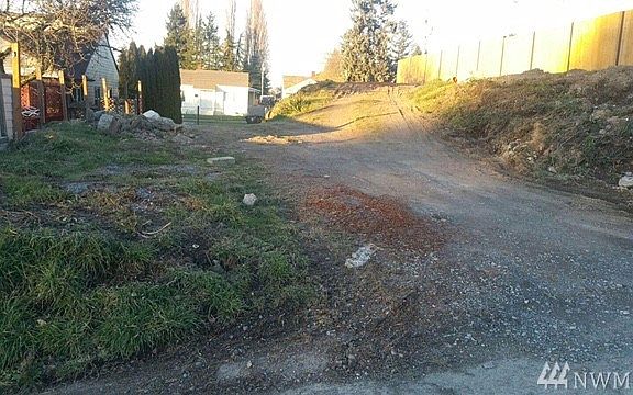 4th image of 1708 S 42nd St