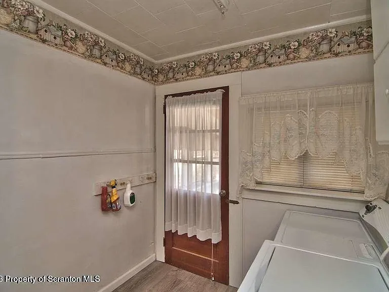 1418 Capouse Ave — Photo 23