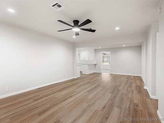 5th image of 2514 E Sidney Ave