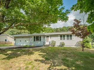 17630 Navaho Dr, Spring Lake, MI 49456