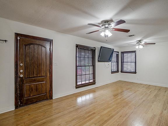 3rd image of 3725 El Campo Ave