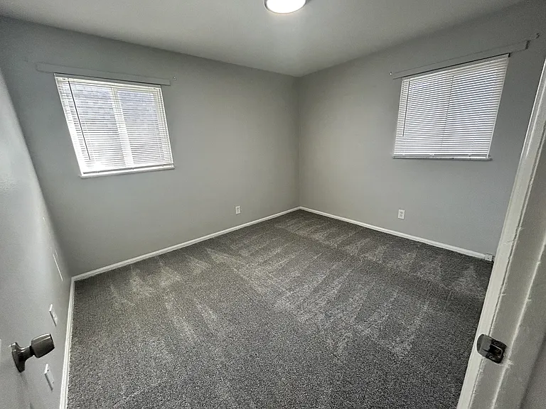 Secor Flats — Photo 73