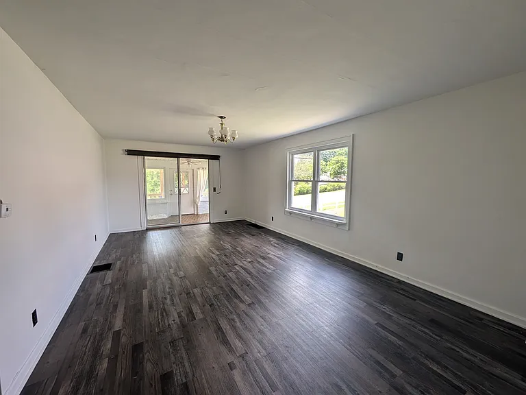 755 S Main St — Photo 9