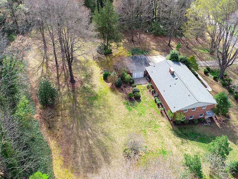 1804 Strathmore Dr — Photo 48