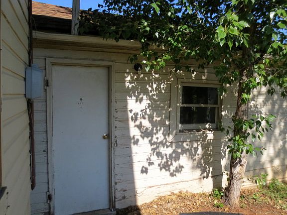 4th image of 950 N 11th St