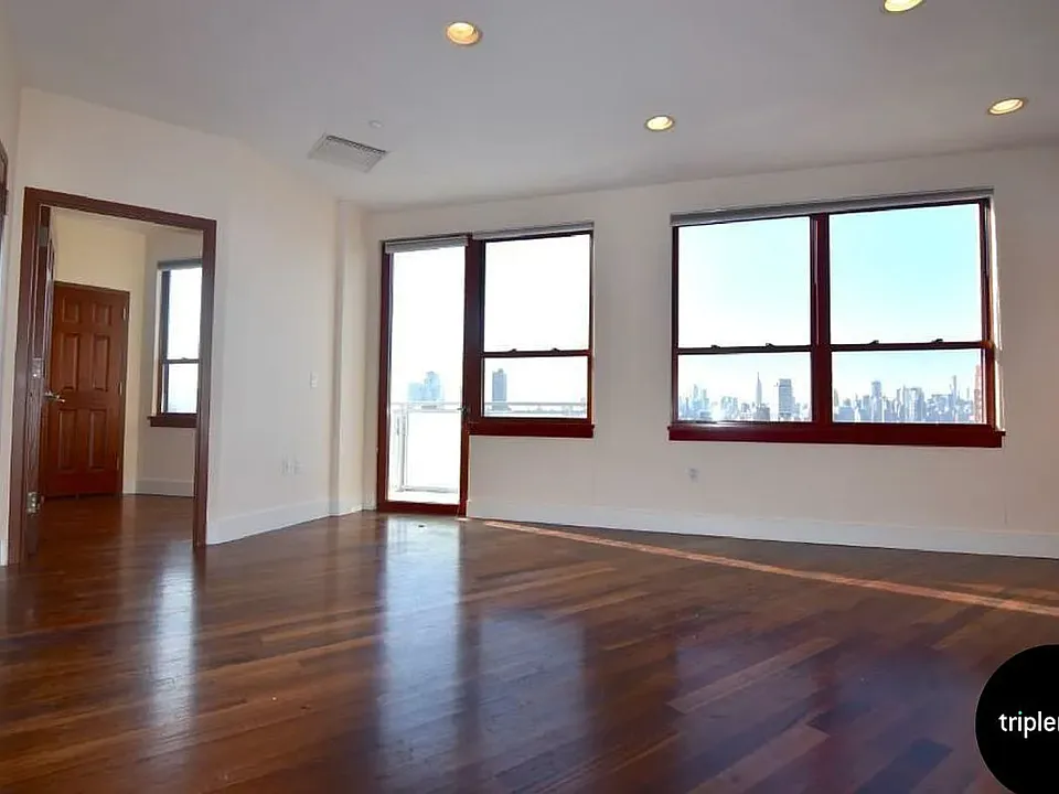 240 Meeker Ave #91