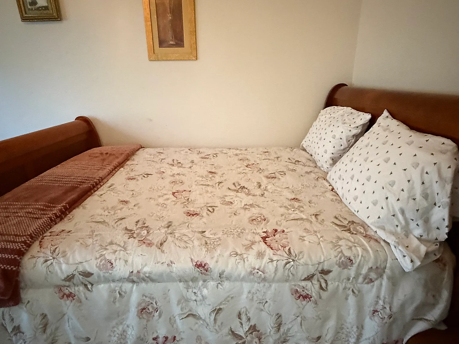 7 bed, 5800 sqft, $995 — Photo 2