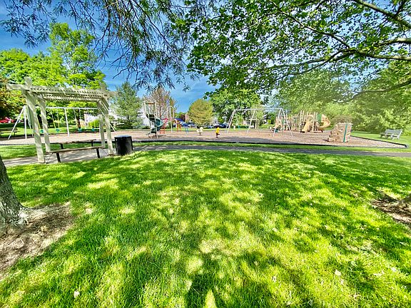 4th image of 2302 Lexington Ct