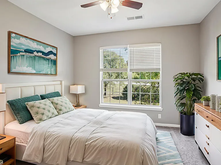 Bridford Lake Apartments — Photo 6