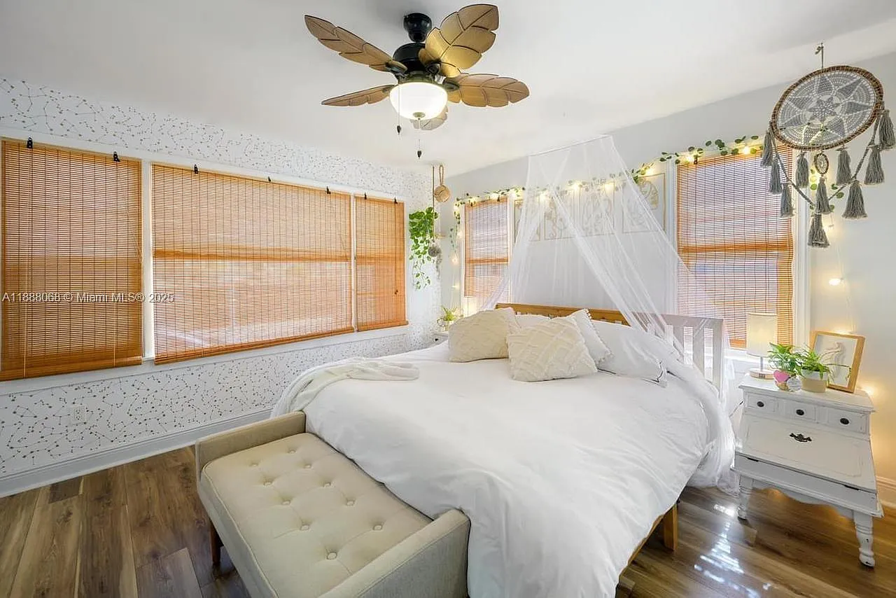 Chateau Gardens Condo — Photo 3