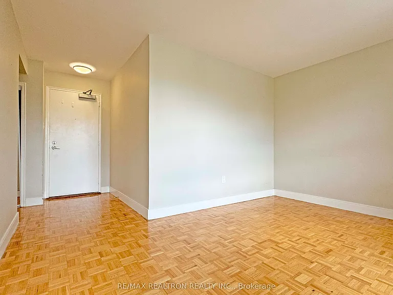 485 Huron St #406 — Photo 8