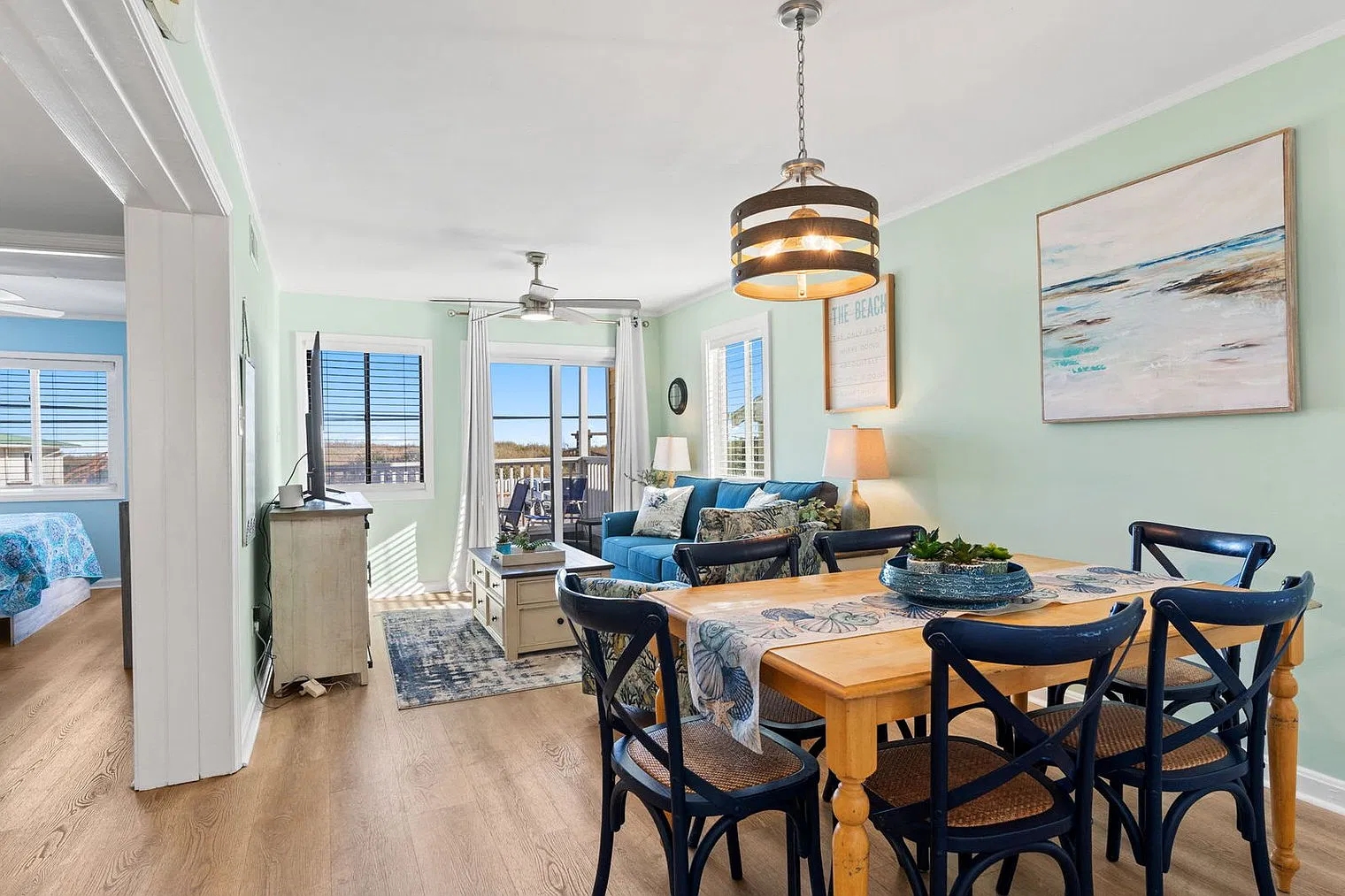 2 bed, 2.0 bath, 871 sqft, $3,258 — Photo 2
