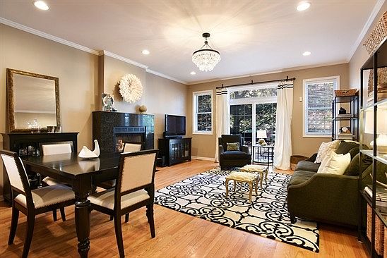 3rd image of 1506 N Greenview Ave APT 1
