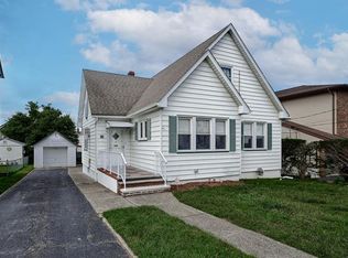 21 Main St, Garfield, NJ 07026