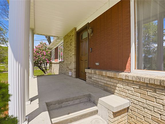 3rd image of 911 Cooper Ave