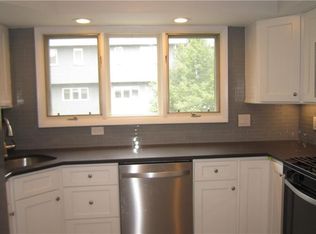 56 Village Grn, Bardonia, NY 10954