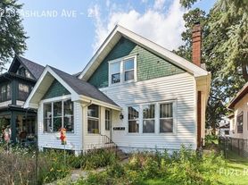 1253 Ashland Ave