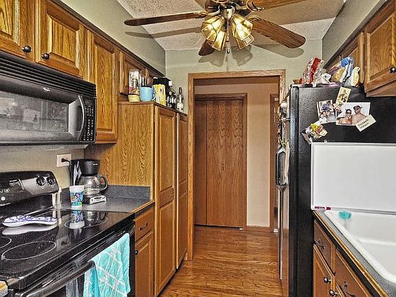 5th image of 35 S Baybrook Dr Unit 414