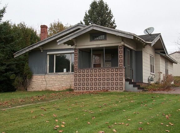 2nd image of 1208 Crystal Ave