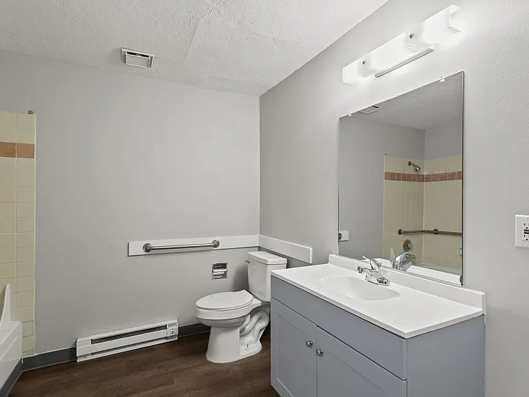 2705 N Pines Rd — Photo 28