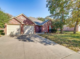 845 Royal Oak Ln, Burleson, TX 76028