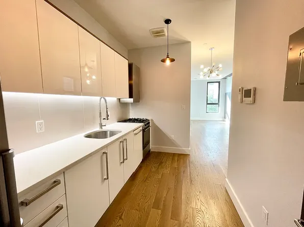 44 Stanhope Street image 1 of 13