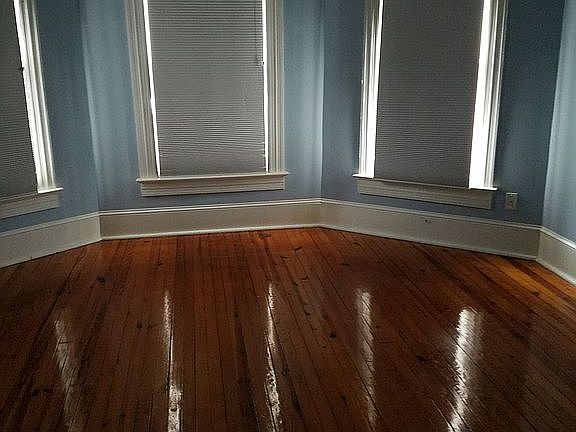 5th image of 214 Linden Ave