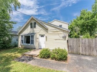 504 Longmeadow Rd, Amherst, NY 14226