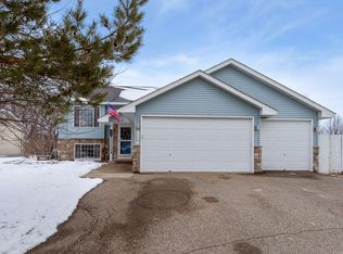 1361 Creekside Cir, Waconia, MN 55387